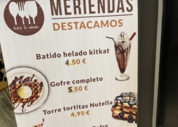 Menukarte vor Kaffee