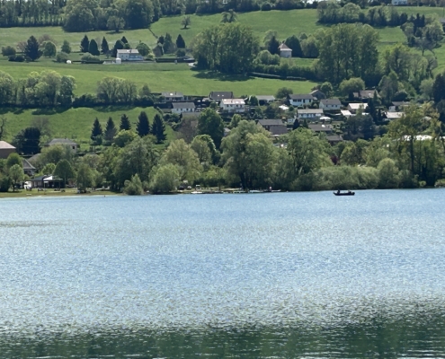 Blick auf Camping von anderer Seeseite