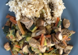 Hähnchen-Pilz-Pfanne mit Reis