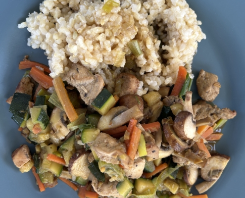 Hähnchen-Pilz-Pfanne mit Reis
